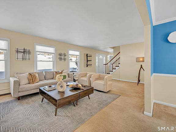 3rd image of 40 Middle River Road