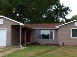 1240 NW 35th St, Topeka, KS 66618