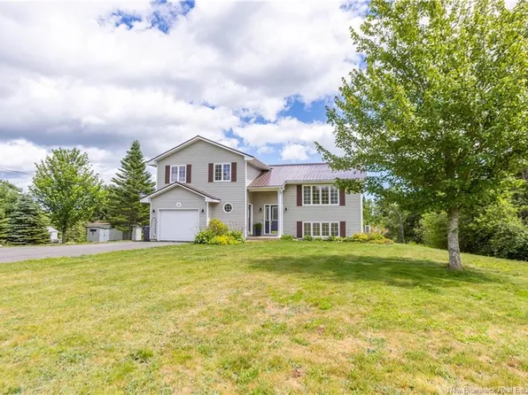26 Carriage Ct, Sackville, NB E4L 1B2
