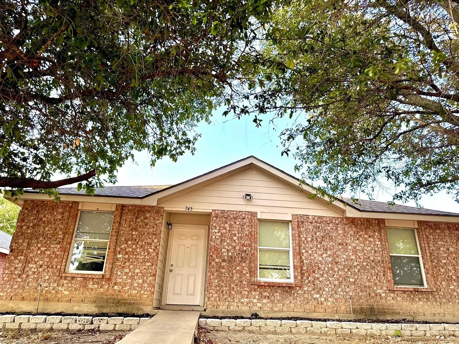 3 bed, 2.0 bath, $1,900 — Photo 3
