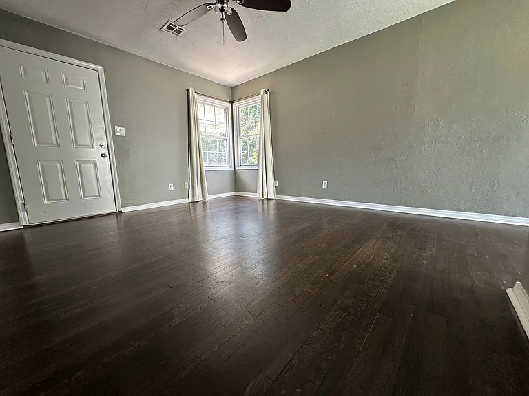 1206 Sandra Dr — Photo 5