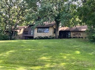 565 Mohawk St W, Lenexa, KS 66217