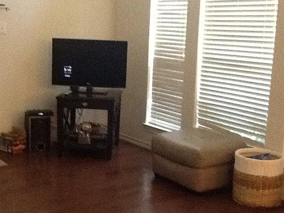 4th image of 1420 Ross Dr