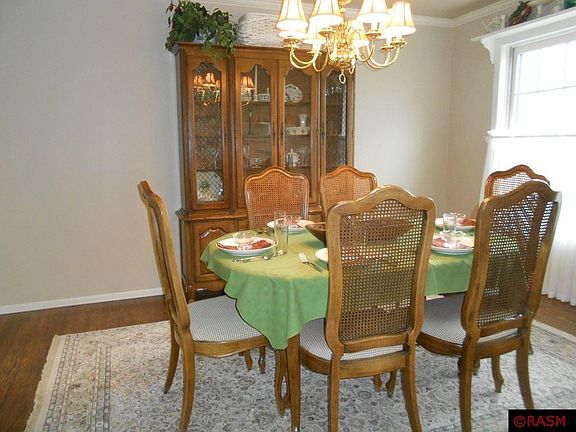 3rd image of 1817 Oakwood Ave