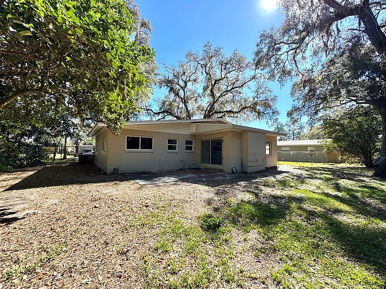 310 Longwood Dr — Photo 26