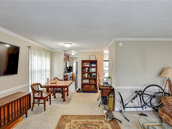 3rd image of 113 River Point Dr