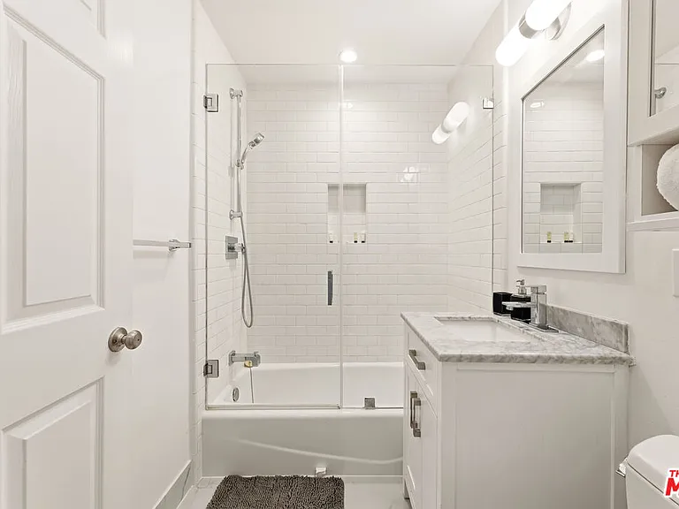 2741 S Palm Grove Ave — Photo 14