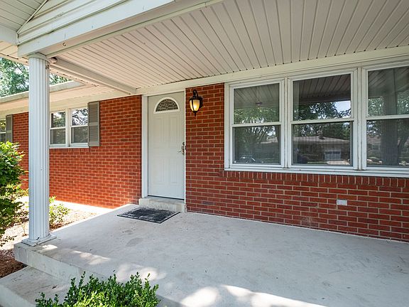 3rd image of 9018 Wooddale Dr
