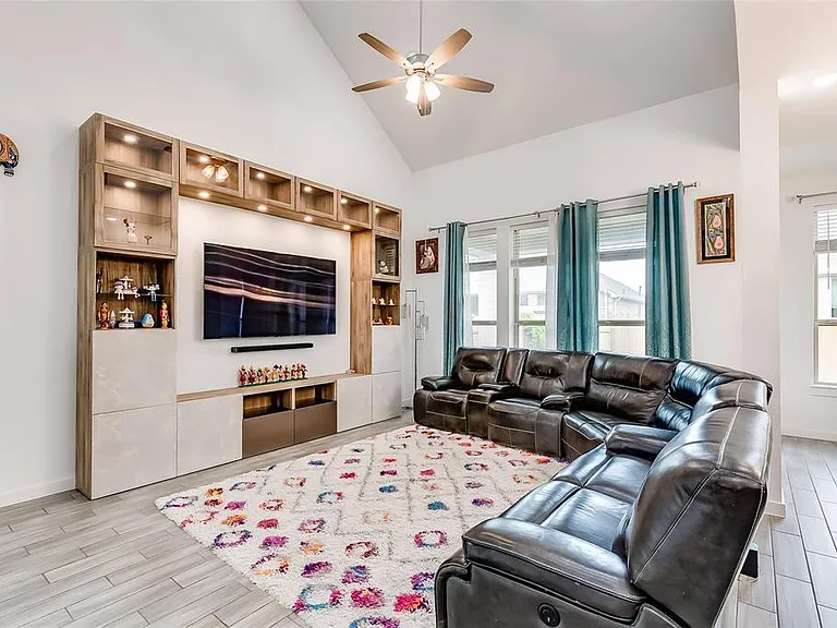833 Whitetail Dr — Photo 14