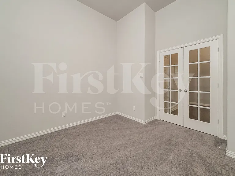 705 Bluebird Way — Photo 12