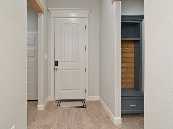 3rd image of 1019 N Fulton Ave