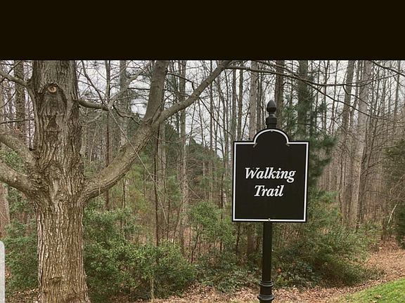 Jetton Park famous wark attached to community, lots of walking trails, wrapped around lake