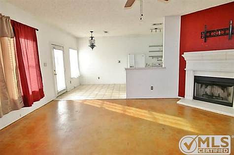5th image of 1041 Silver Spur Ln