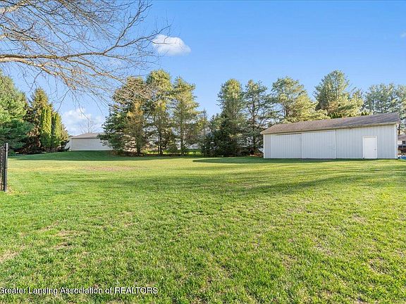 3rd image of 3421 Dorothy Ln