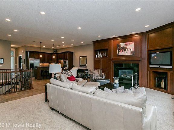 3rd image of 5342 Glen Oaks Way