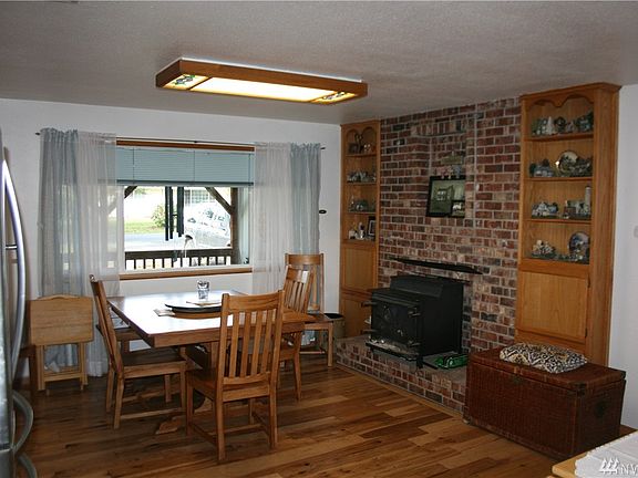 3rd image of 10419 25th Ave E