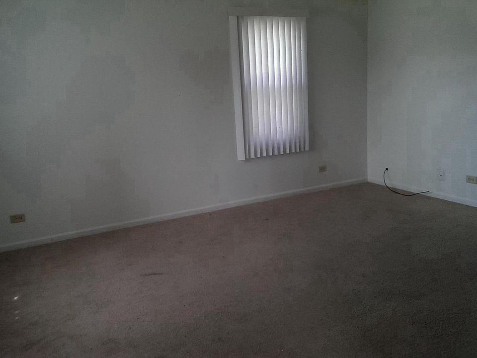 1st image of 1221 Fairwood Ct APT 2