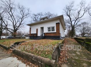 2424 Cleveland Ave, Terre Haute, IN 47807