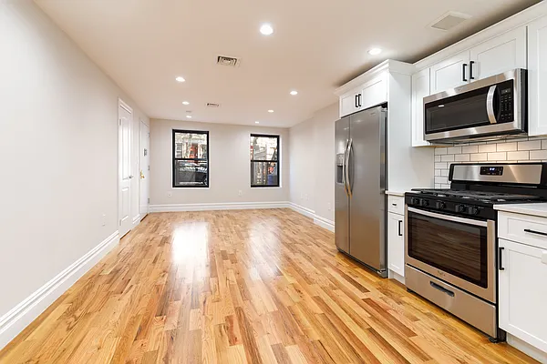 Rented by Compass | media 9