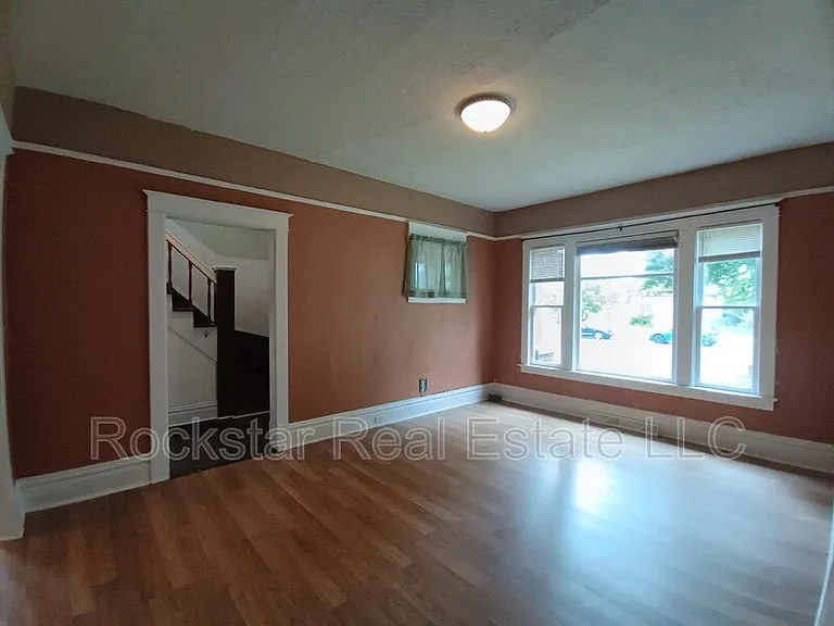 519 E Ermina Ave — Photo 37