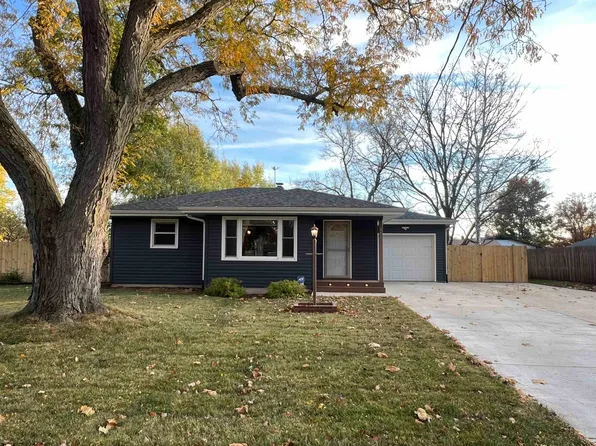 405 E South St, Durand, IL 61024