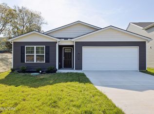 192 N Blissful Meadows Dr, Harriman, TN 37748