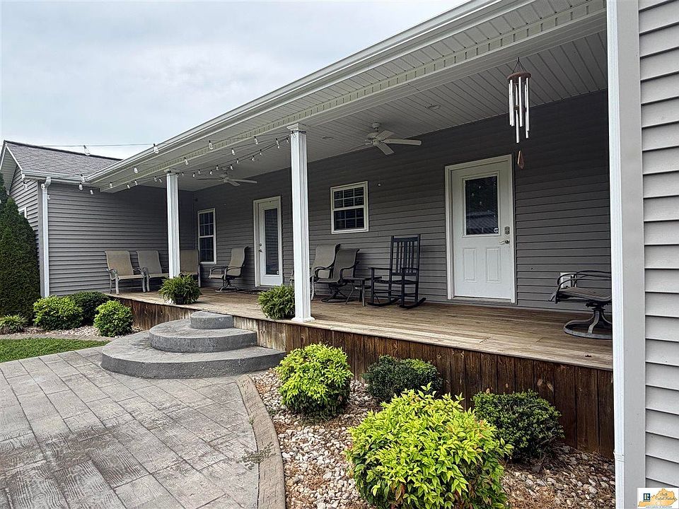 1st image of 932 Sewell Dr