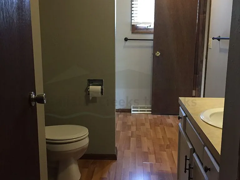 410 Henderson St — Photo 9