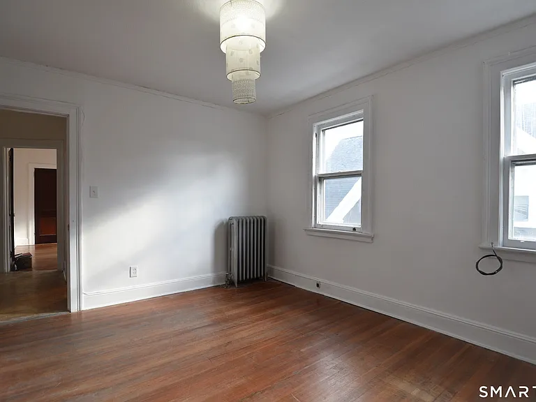 214 Quaker Ln S — Photo 14
