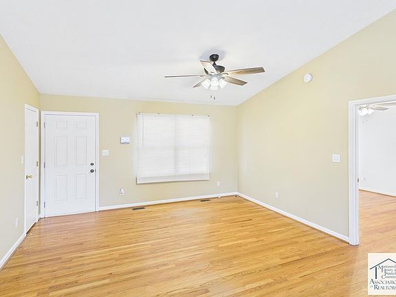 2nd image of 132 Chestnut Meadows Dr