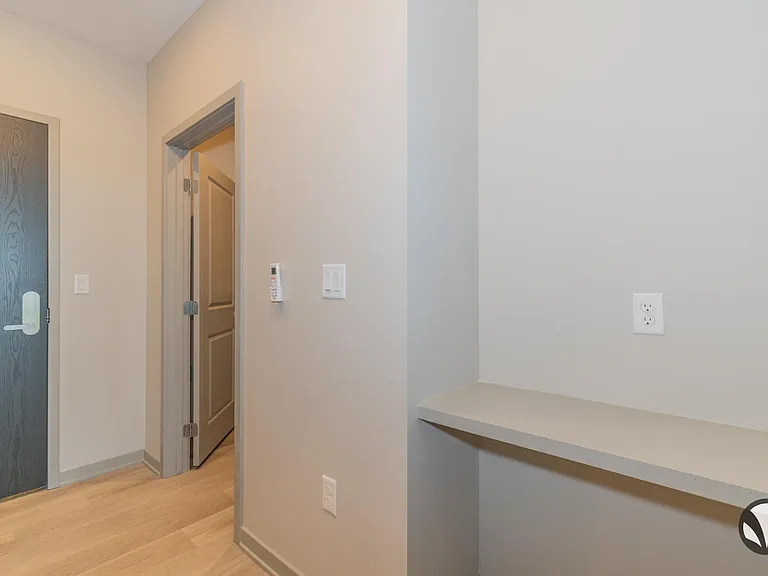 Chateau at Yankee Hill Apartments — Photo 21