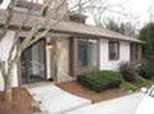 9127 Branch Valley Way, Roswell, GA 30076