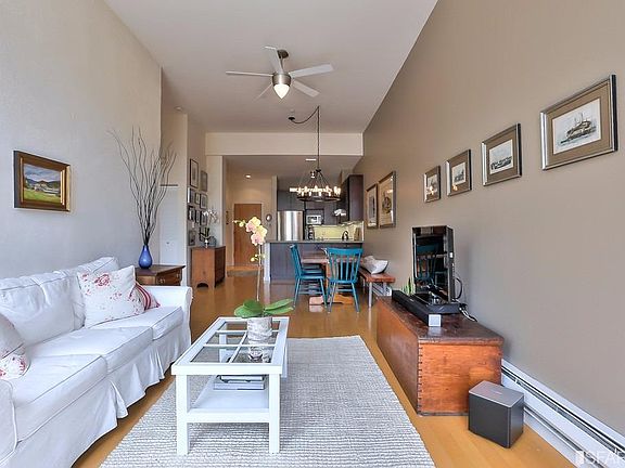 3rd image of 317 29th St APT 206