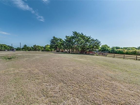 3rd image of 4850 Diamond Creek Dr
