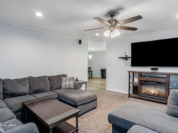 3rd image of 2578 Crape Myrtle St