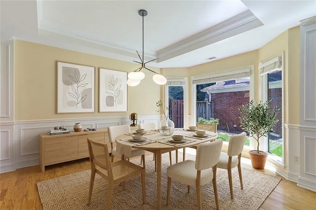 3 bed, 2.5 bath, 2500 sqft, $3,700 — Photo 4
