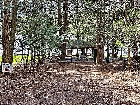 5th image of 82 Conifer Lake Rd W