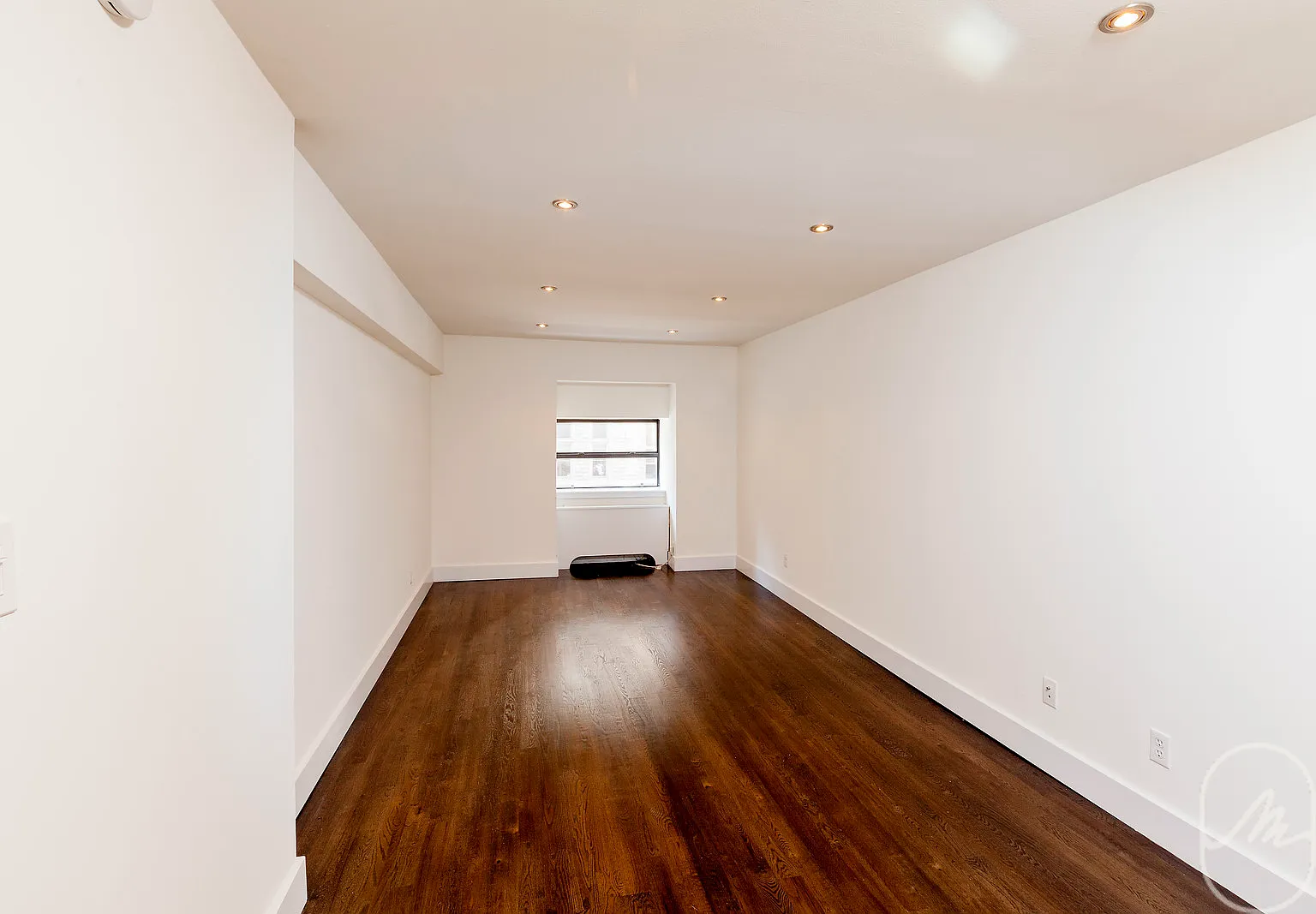 27 West 16th Street — Photo 1