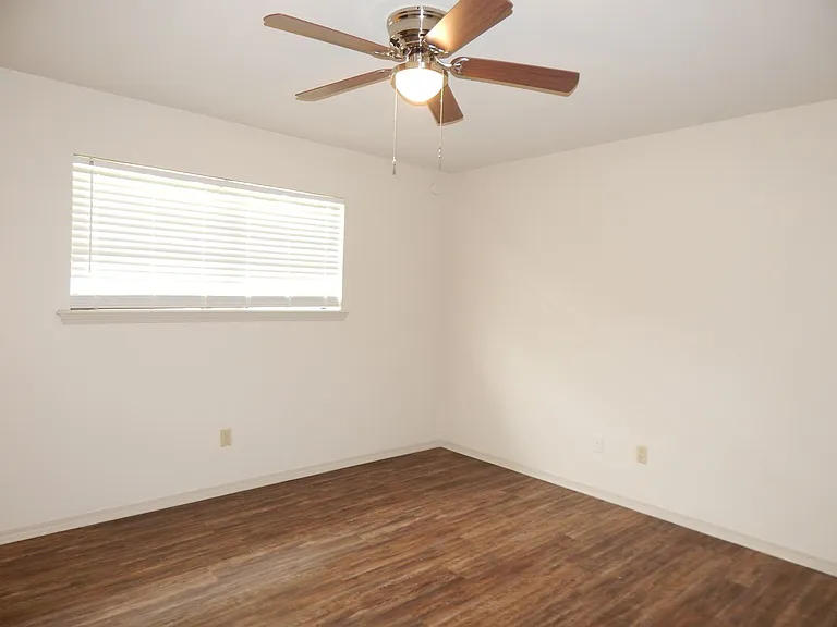 10074 Wooded Way — Photo 17