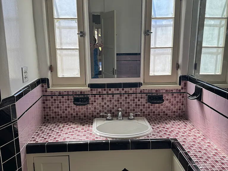 7940 Blackburn Ave #7940 — Photo 19