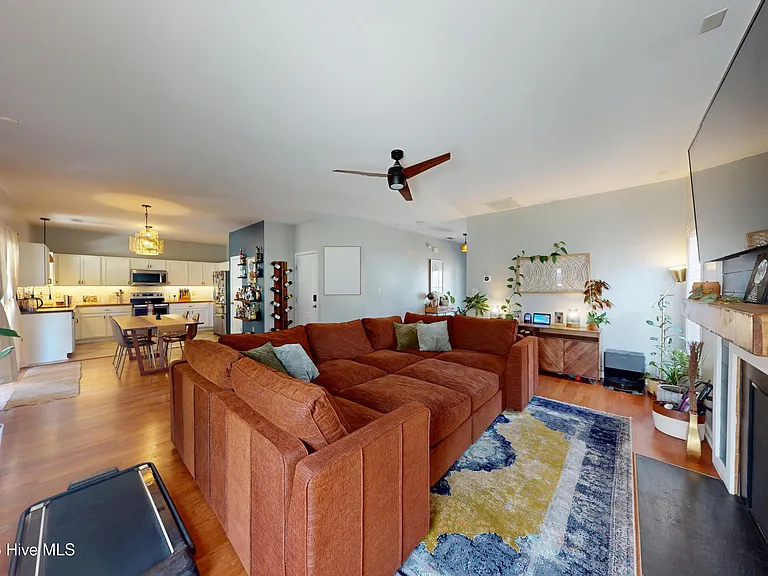 345 Shepherd Trl — Photo 7