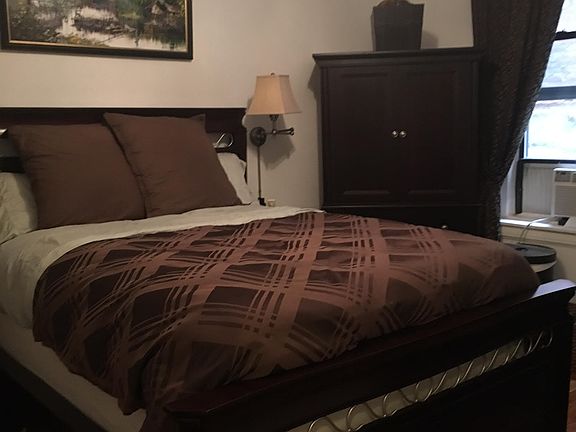 3rd image of 102 W 79th St APT 4A