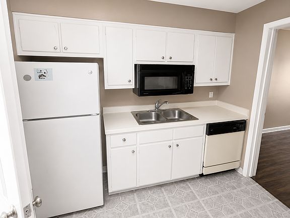 2nd image of 2783-2799 Beverly Hill St #2783-6