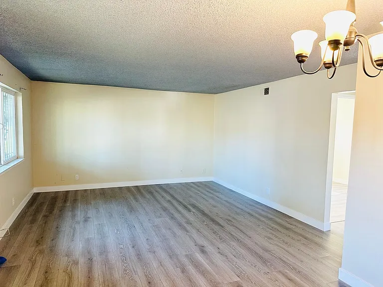 1 La Pera Ct — Photo 2