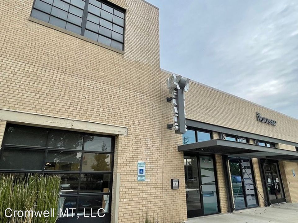 1st image of 1300 E 6th St #206