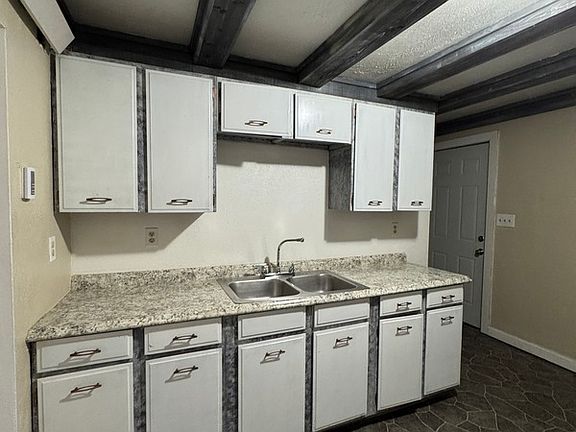 4th image of 1221 Waldman Ave