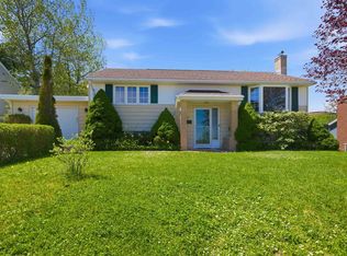 57 Tartan Ave, Halifax, NS B3R 2B7
