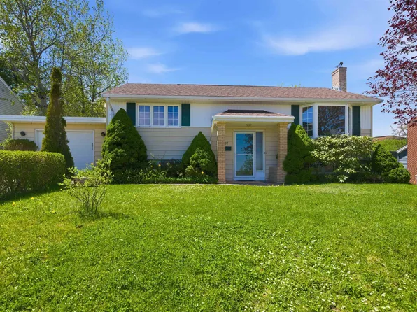57 Tartan Ave, Halifax, NS B3R 2B7