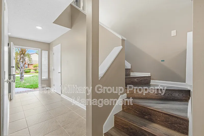 2 bed, 2.5 bath, 1644 sqft, $2,000 — Photo 3