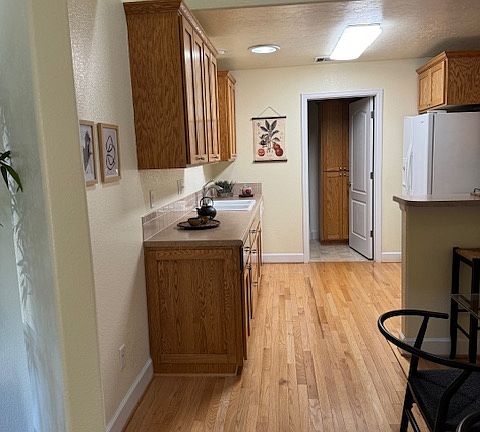 4th image of 5775 29th St Unit 908